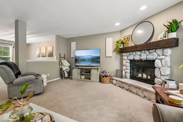 9906 Orange Blossom TRL, Fishers, IN 46038