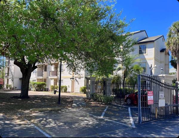 1972 LAKE ATRIUMS CIR #194, Orlando, FL 32839