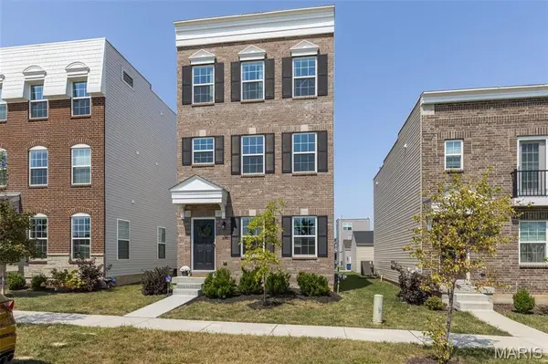 9433 Vandervoort CT, Crestwood, MO 63126