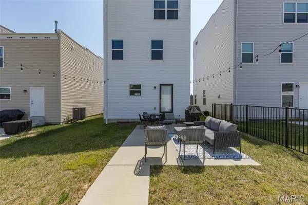 9433 Vandervoort CT, Crestwood, MO 63126