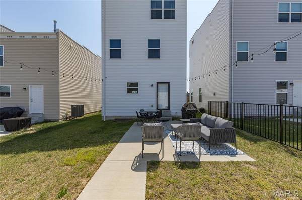 9433 Vandervoort CT, Crestwood, MO 63126