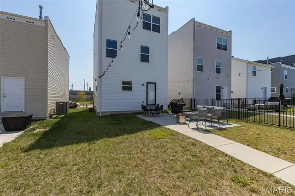 9433 Vandervoort CT, Crestwood, MO 63126
