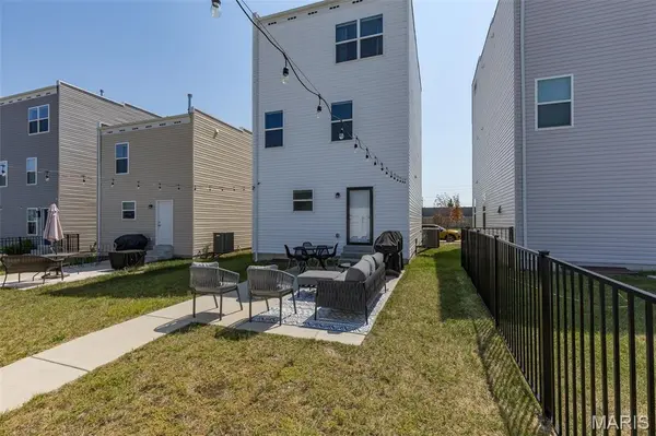 9433 Vandervoort CT, Crestwood, MO 63126