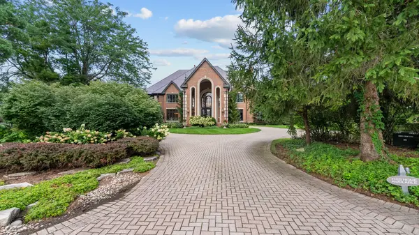 33 Hidden Brook DR, North Barrington, IL 60010