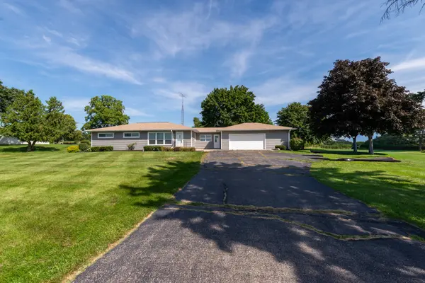 37310 87th ST, Burlington, WI 53105