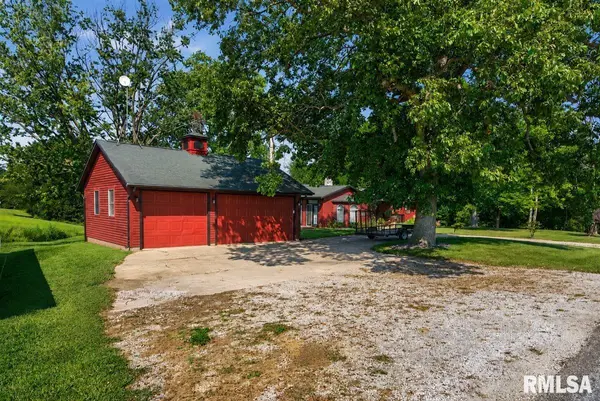 18875 Atterberry ST, Petersburg, IL 62675