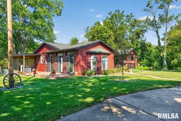 18875 Atterberry ST, Petersburg, IL 62675