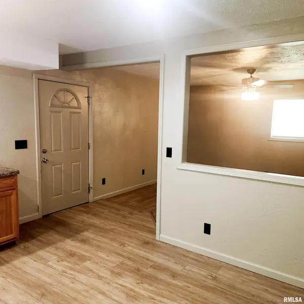 1209 PINE AVE, Johnston City, IL 62951