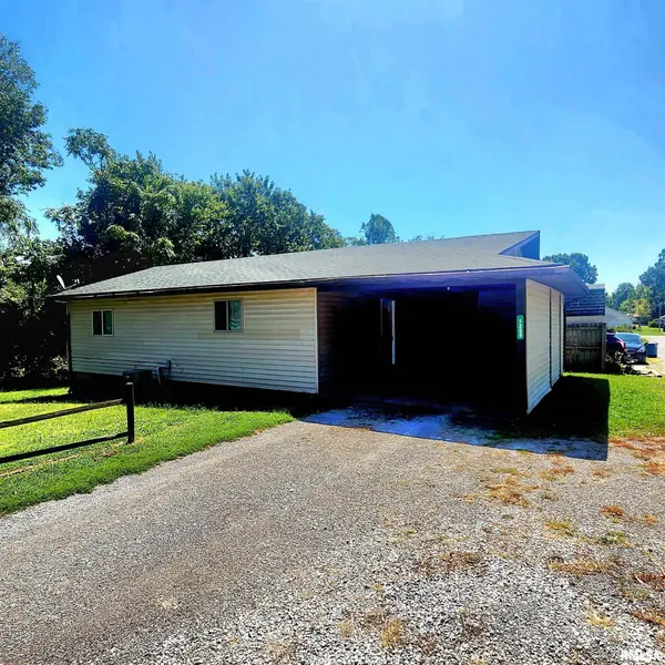 1209 PINE AVE, Johnston City, IL 62951