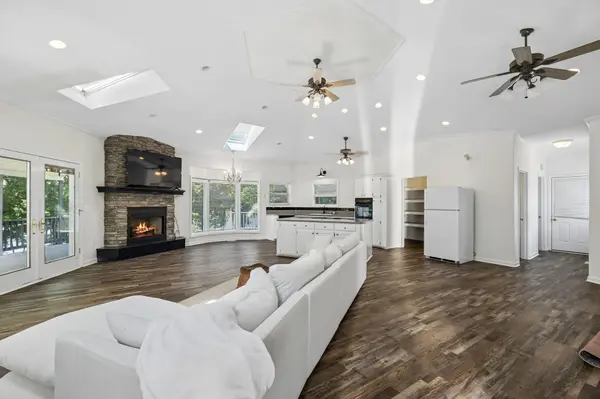 165 Cedar Point Rd, Bumpus Mills, TN 37028