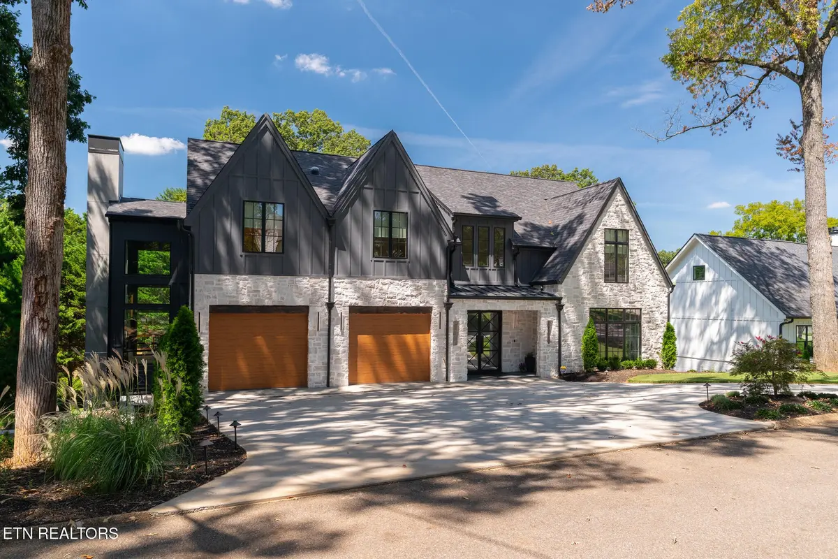 1205 Brook Green Rd, Knoxville, TN 37919