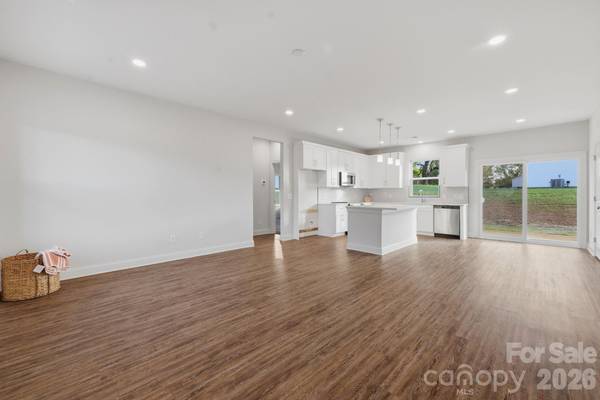 128 N Main ST, Granite Falls, NC 28630