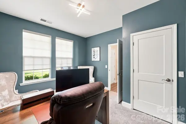 2902 Oakdale RD, Charlotte, NC 28216