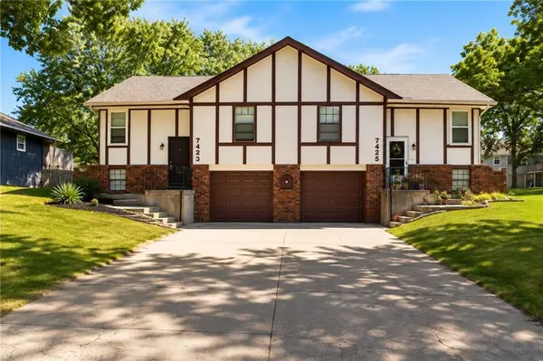 7423 & 7425 Englewood LN, Raytown, MO 64133