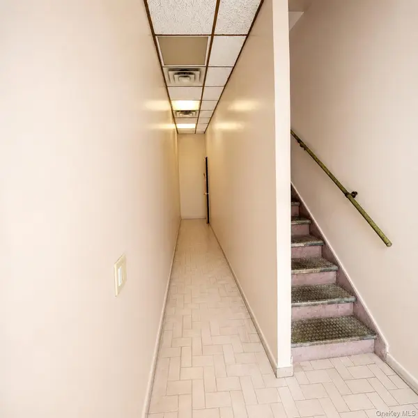 6419 Myrtle AVE, Ridgewood, NY 11385