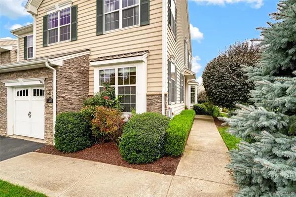 1307 Glastonbury LN, Fishkill, NY 12524