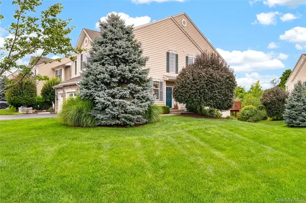 1307 Glastonbury LN, Fishkill, NY 12524