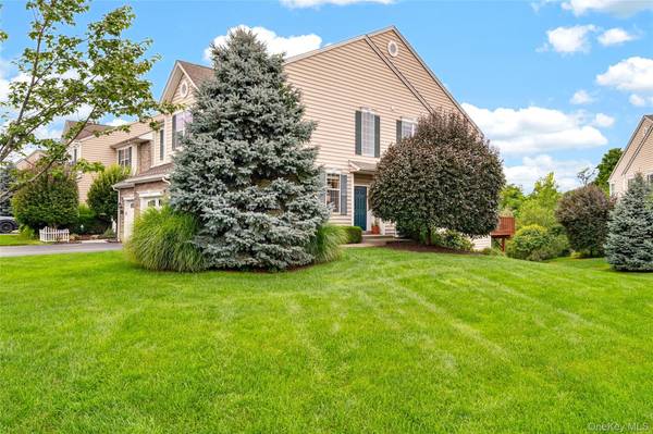 1307 Glastonbury LN, Fishkill, NY 12524