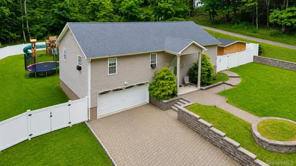 23 Hazelwood RD, Wurtsboro, NY 12790
