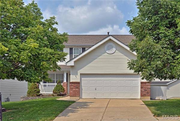 1225 Flintshire LN, Lake St Louis, MO 63367