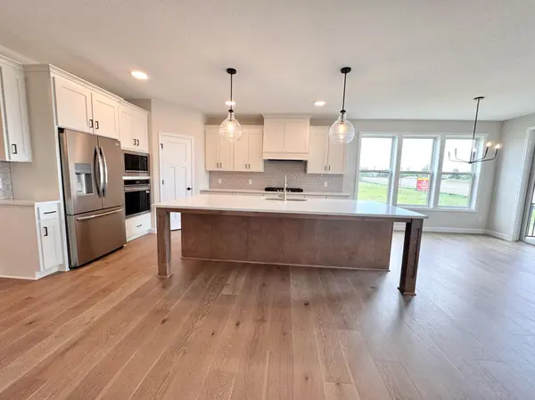 18543 Ifton WAY, Lakeville, MN 55044