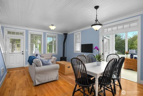 4 Lupine LN, Pacific Beach, WA 98571