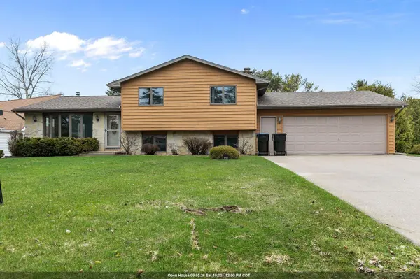 634 E WALNUT PL, Sturgeon Bay, WI 54235