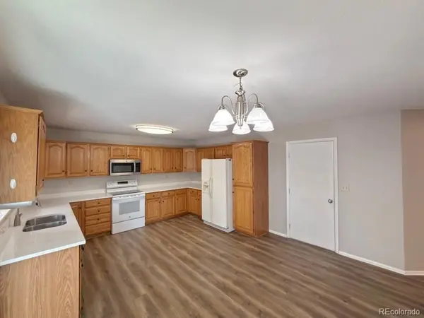 8905 S Brentwood ST, Littleton, CO 80128