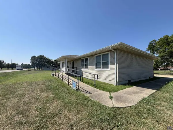 1310 Housatonic Street, Burlington, KS 66839