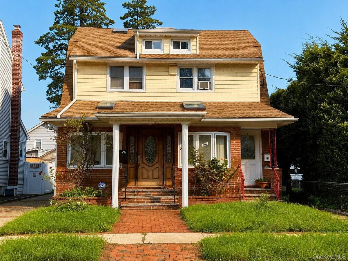 103 E Saint Marks PL, Valley Stream, NY 11580