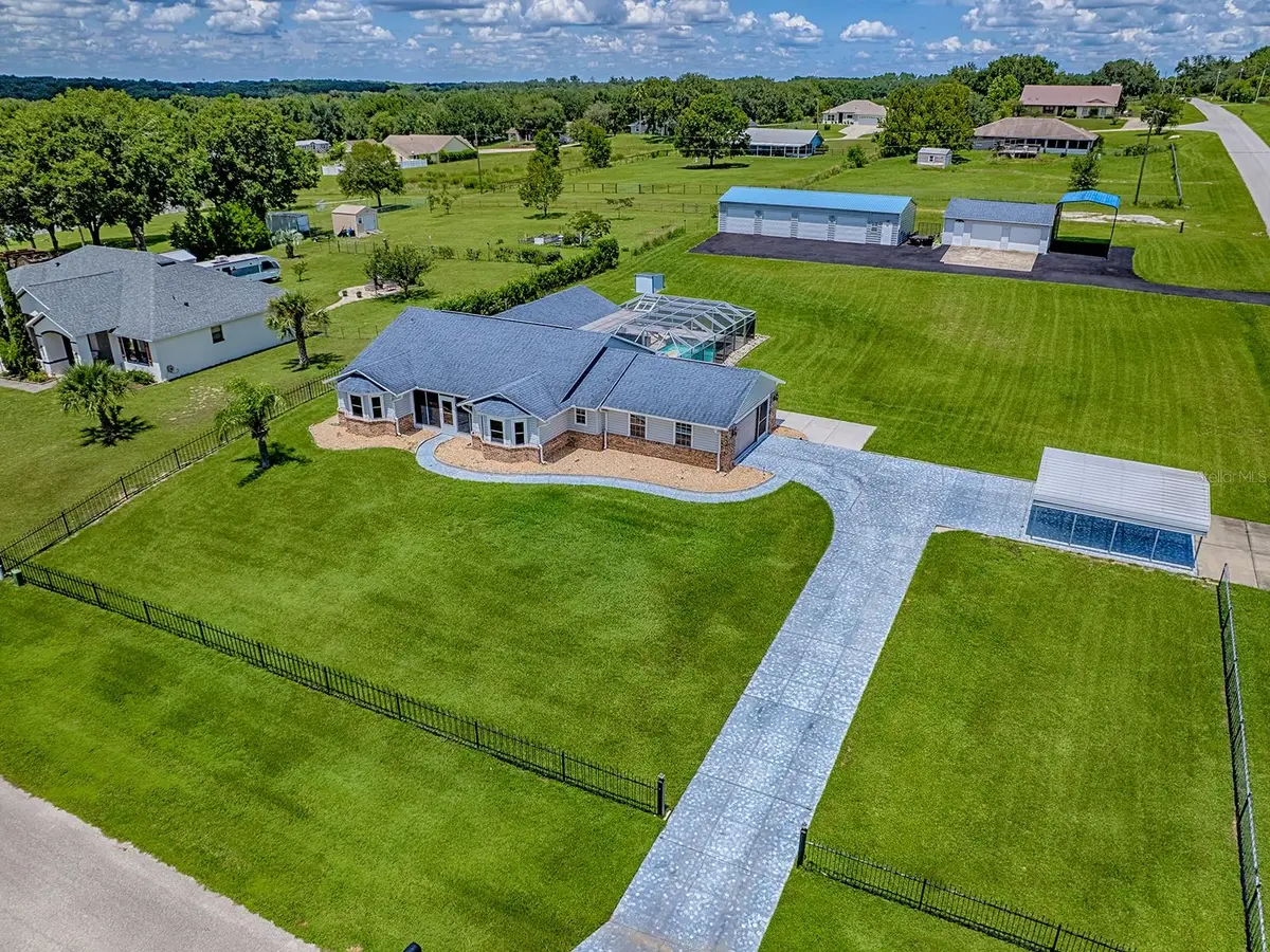 3711 GREGORY RD, Lady Lake, FL 32159