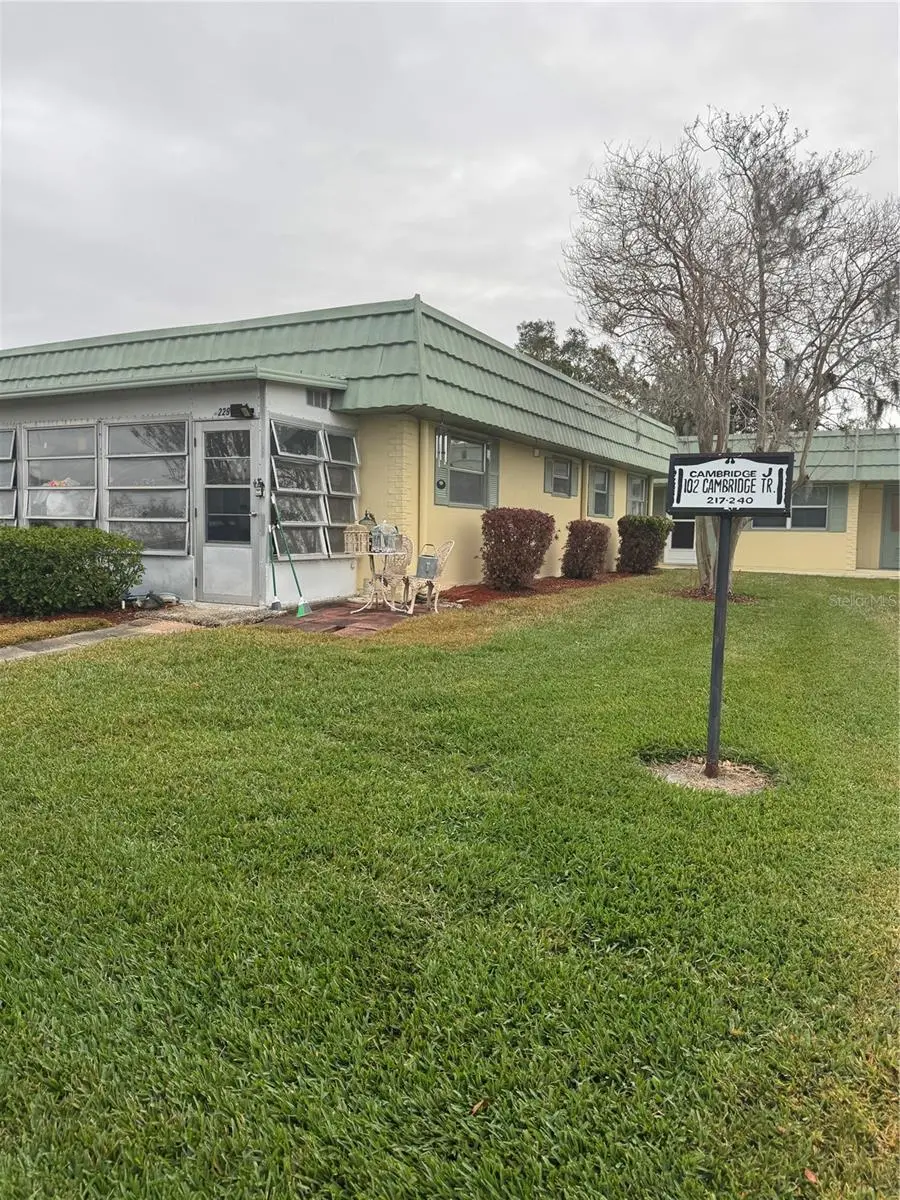 102 CAMBRIDGE TRL #229, Sun City Center, FL 33573