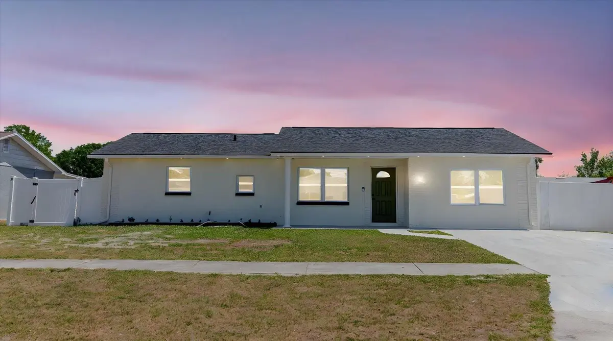 6110 16TH ST, Zephyrhills, FL 33542