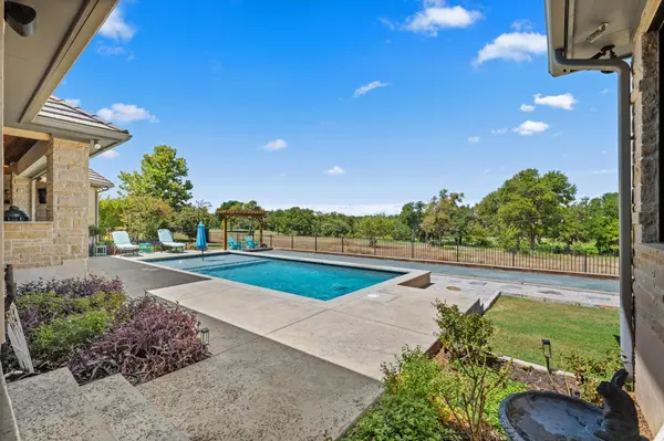 113 Birdstone LN, Georgetown, TX 78628