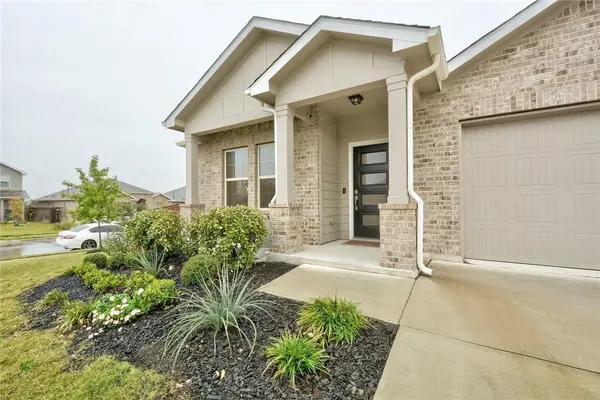 15400 Summer Ray DR, Del Valle, TX 78617