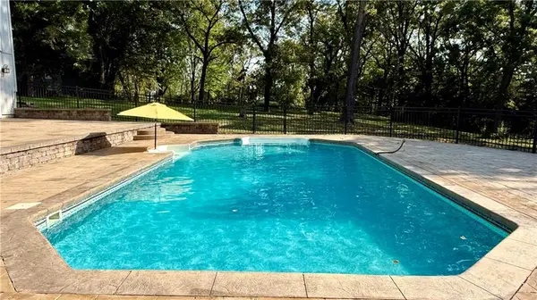 1515 Sugarland Pkwy, Pleasant Hill, MO 64080