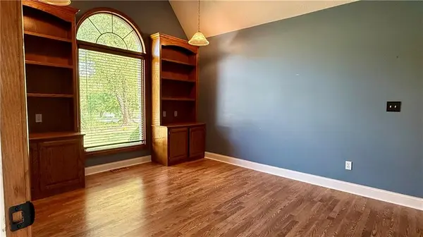 1515 Sugarland Pkwy, Pleasant Hill, MO 64080