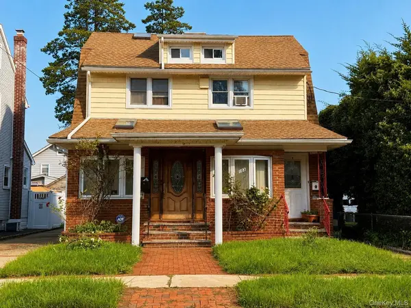 103 E Saint Marks PL, Valley Stream, NY 11580