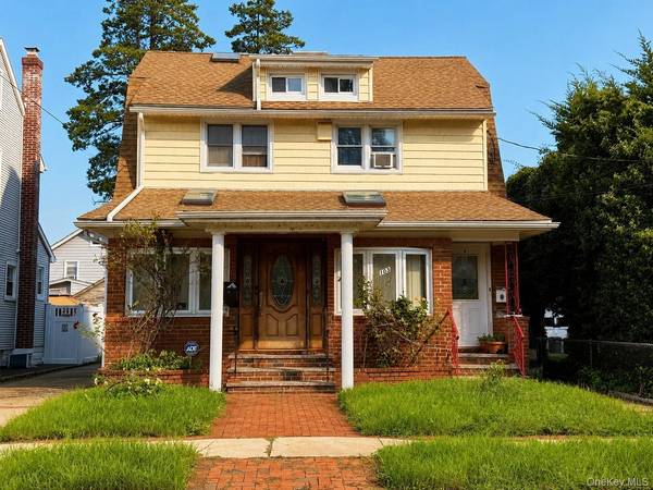 103 E Saint Marks PL, Valley Stream, NY 11580