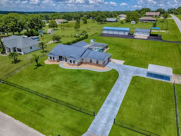 3711 GREGORY RD, Lady Lake, FL 32159