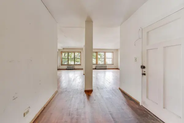 1059 E Hyde Park BLVD #1, Chicago, IL 60615