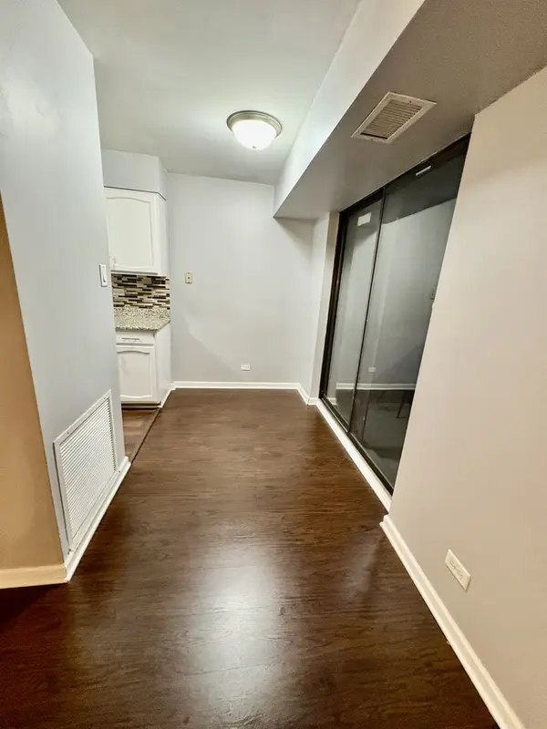 701 Forum SQ #409, Glenview, IL 60025
