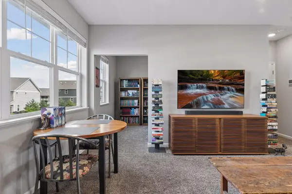 8757 Granite LN, Woodbury, MN 55129
