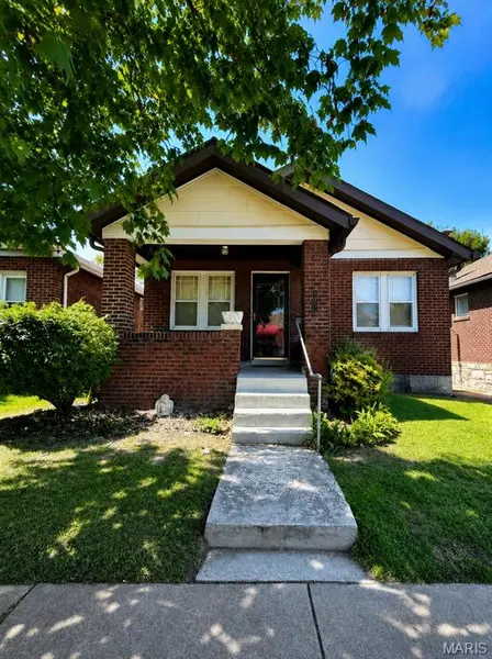 5851 Hampton AVE, St Louis, MO 63109