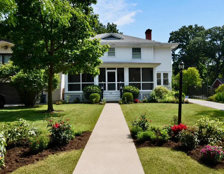 1131 Thatcher AVE, River Forest, IL 60305