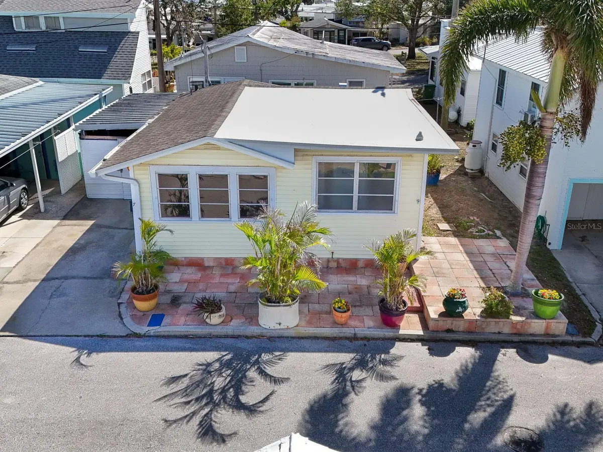 7 HIGH ST, Bradenton, FL 34208