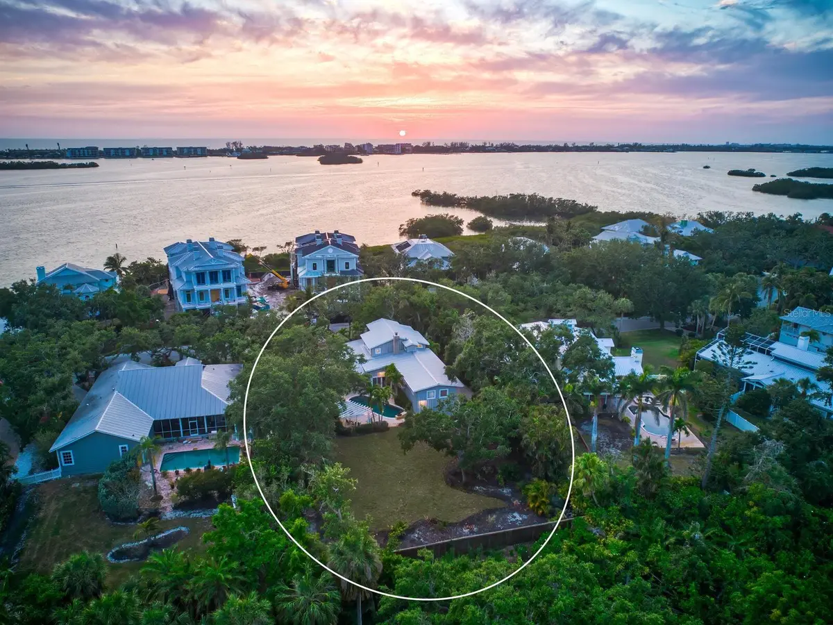 8871 FISHERMENS BAY DR, Sarasota, FL 34231