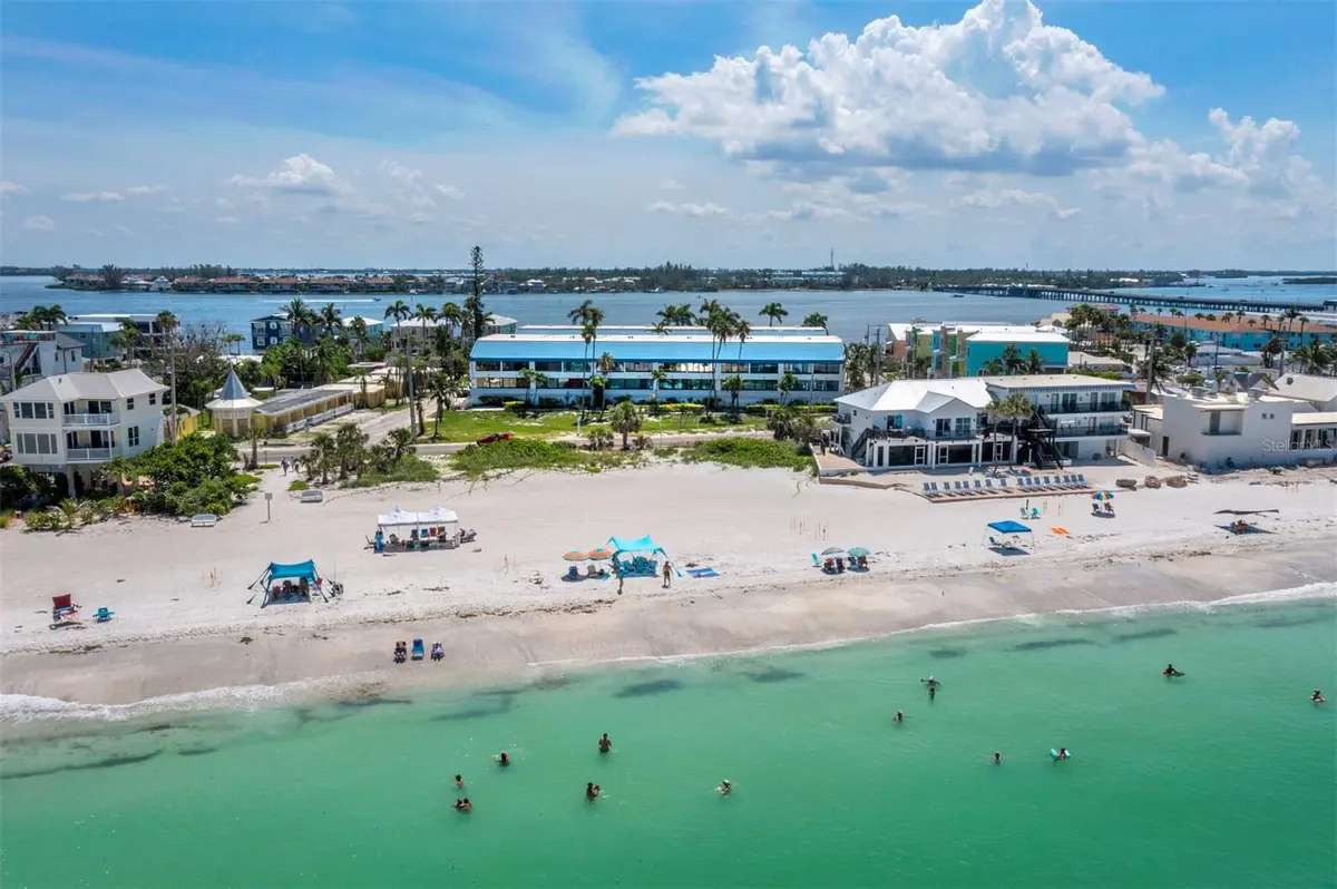 1007 GULF DR N #203, Bradenton Beach, FL 34217