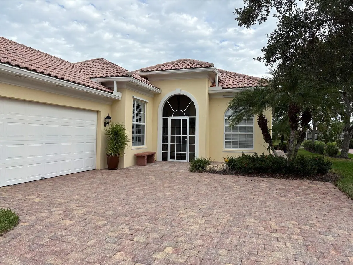 8404 JESOLO LN, Sarasota, FL 34238