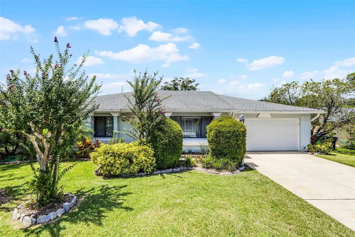 527 EASTPORT DR, Longwood, FL 32750